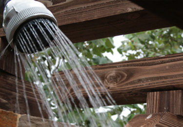 お風呂で溺れるフィリピン人