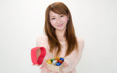 フィリピーナの恩返し（4コマ漫画）