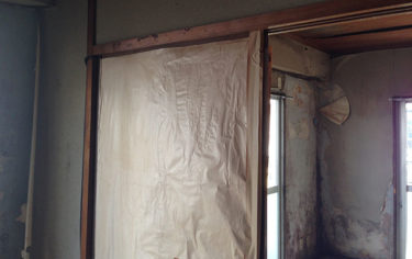 飢えをしのぐフィリピン人妻