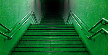 夏の恐怖体験。幽霊ビルを買う